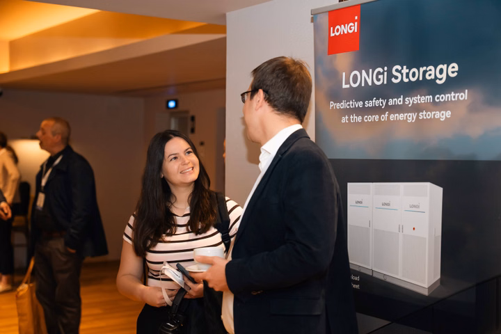 LONGi display at Balkan Battery Day featuring storage solutions.