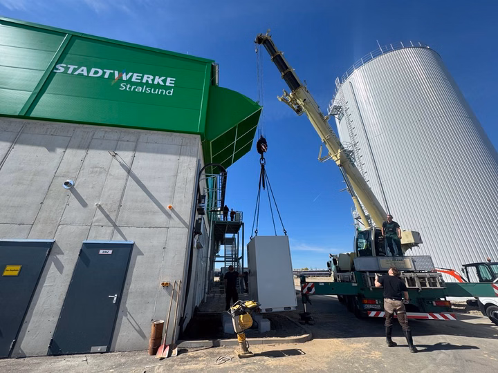 LONGi OmniCube A215 battery energy storage system at a solar thermal power plant in Stralsund, Germany.