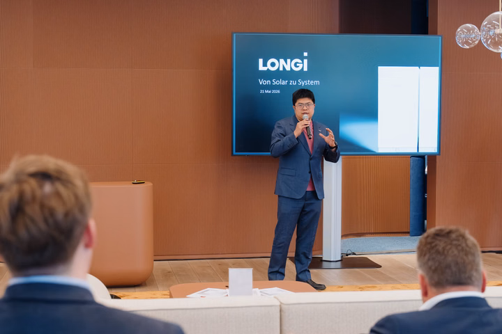 Jia Chao of LONGi presents the company's integrated solar and storage portfolio.