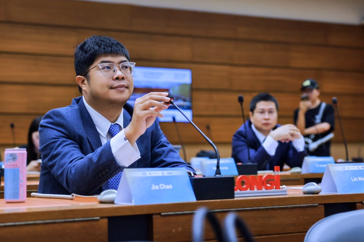 Chao Jia, President of LONGi Europe, speaks at the UNCTAD dialogue in Geneva.